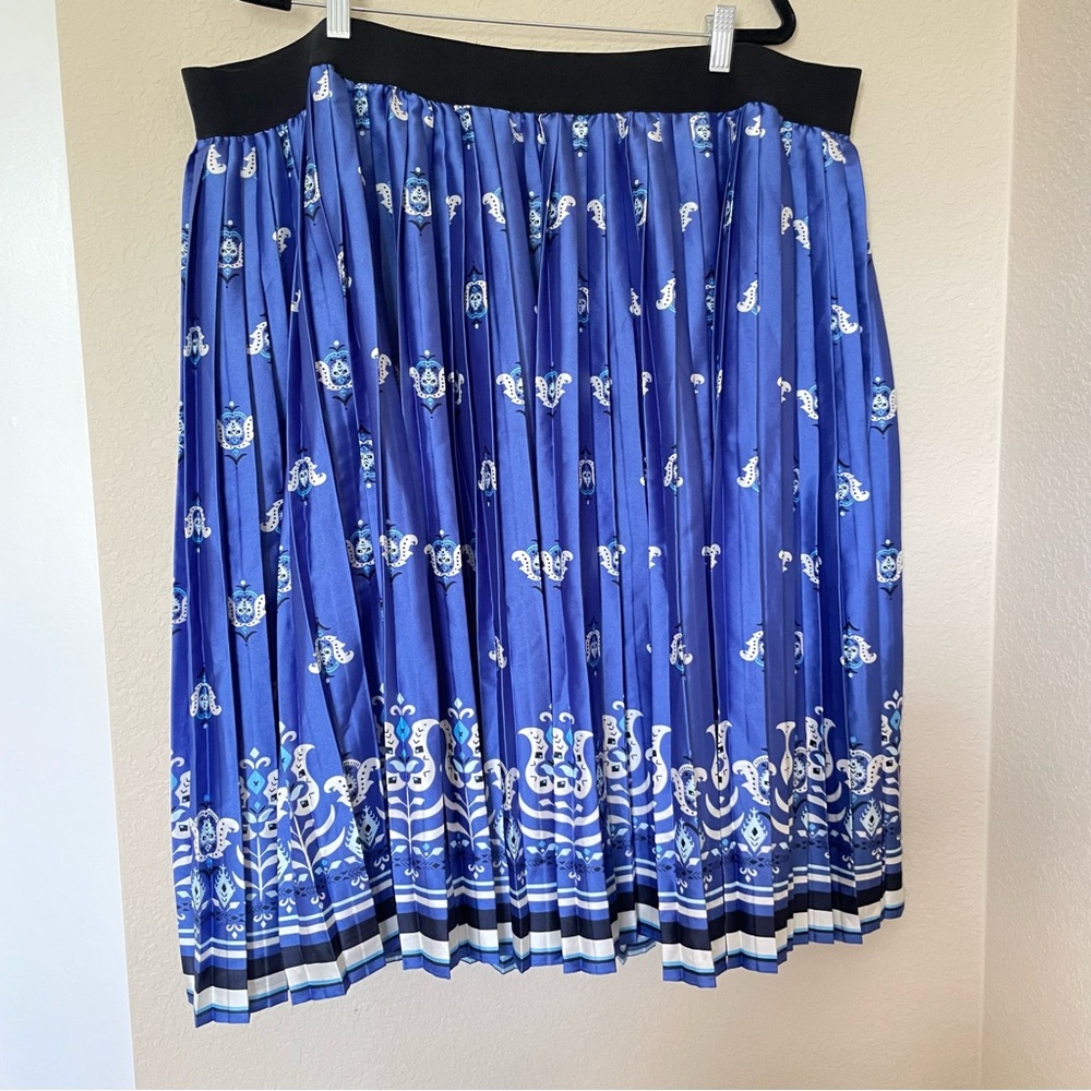 Lane Bryant‎ Paisley Pleated Blue Elastic Waist Size 28 Skirt